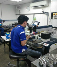 马来西亚客户使用球盟会(中国)激光光纤激光焊接机