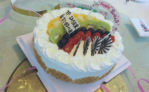 球盟会(中国)激光八月员工生日会蛋糕