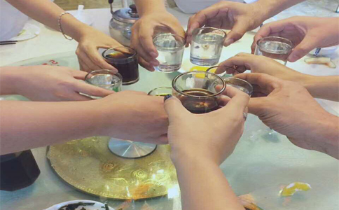 球盟会(中国)激光八月员工生日会合影