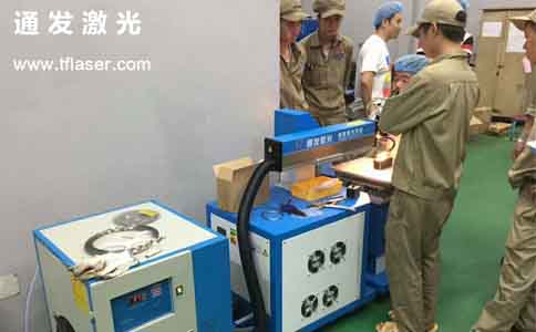 球盟会(中国)激光为客户调试激光设备